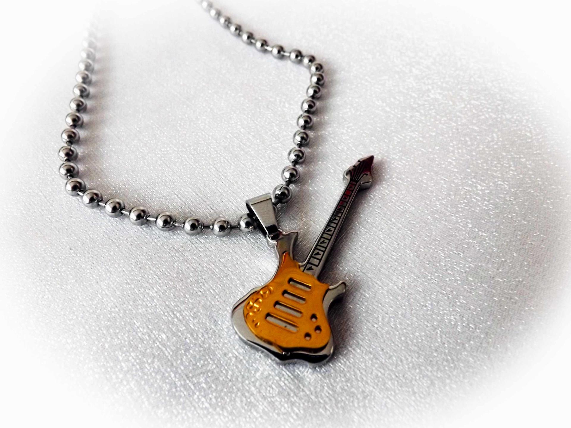 Guitar pendant 2 tone gold/silver