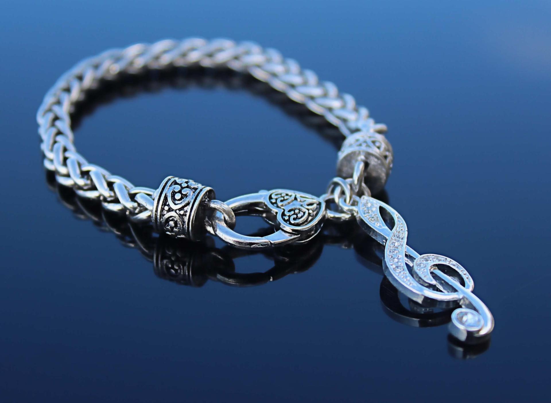 Treble Clef Chunky Bracelet