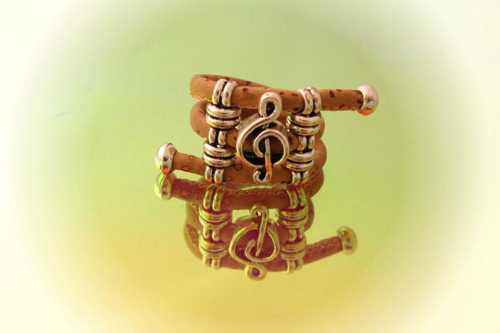 Treble Clef Adjustable Natural Cork Music Ring