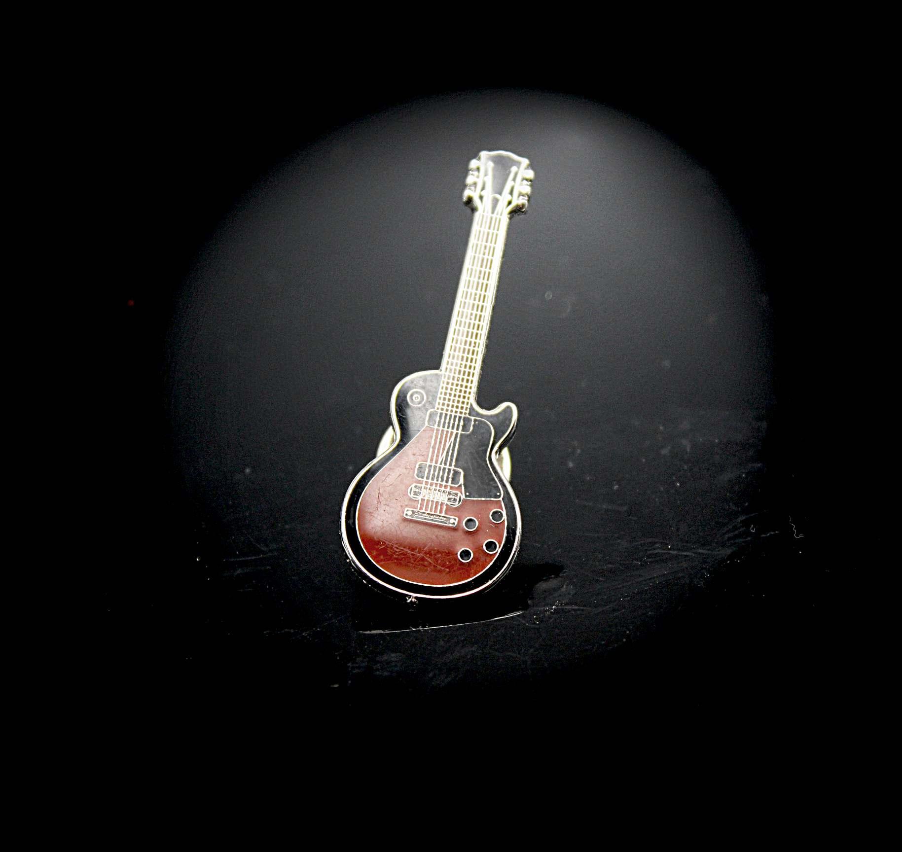 Guitar Pin Badge Sunburst Rare Special 55