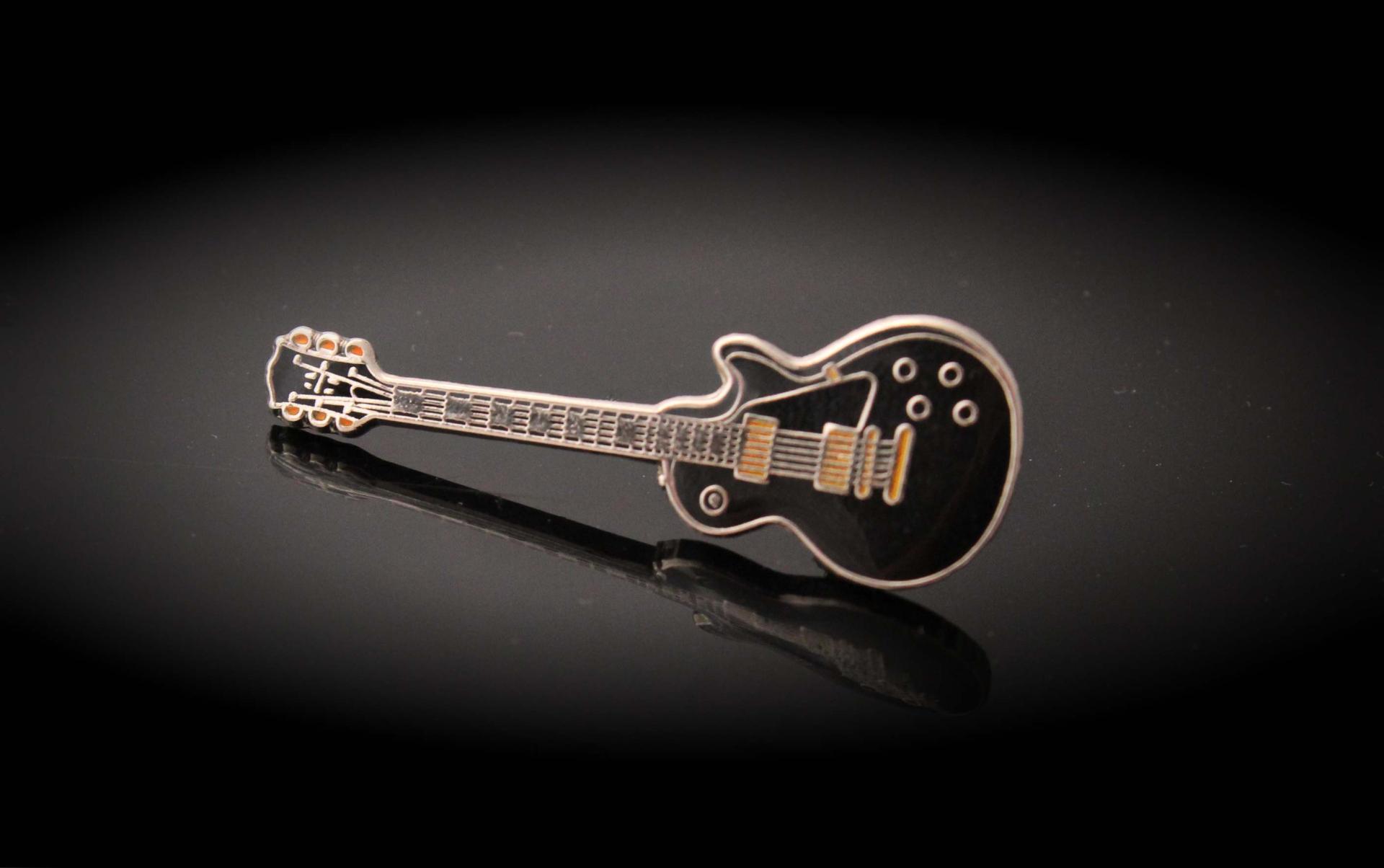 Gibson Les Paul Custom Style Guitar  Pin Badge