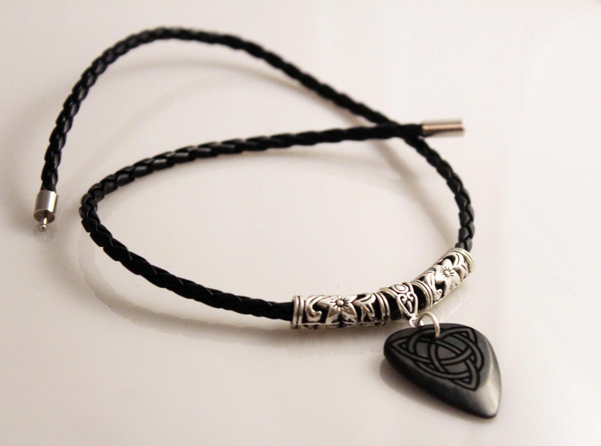 Triquestra black ebony
