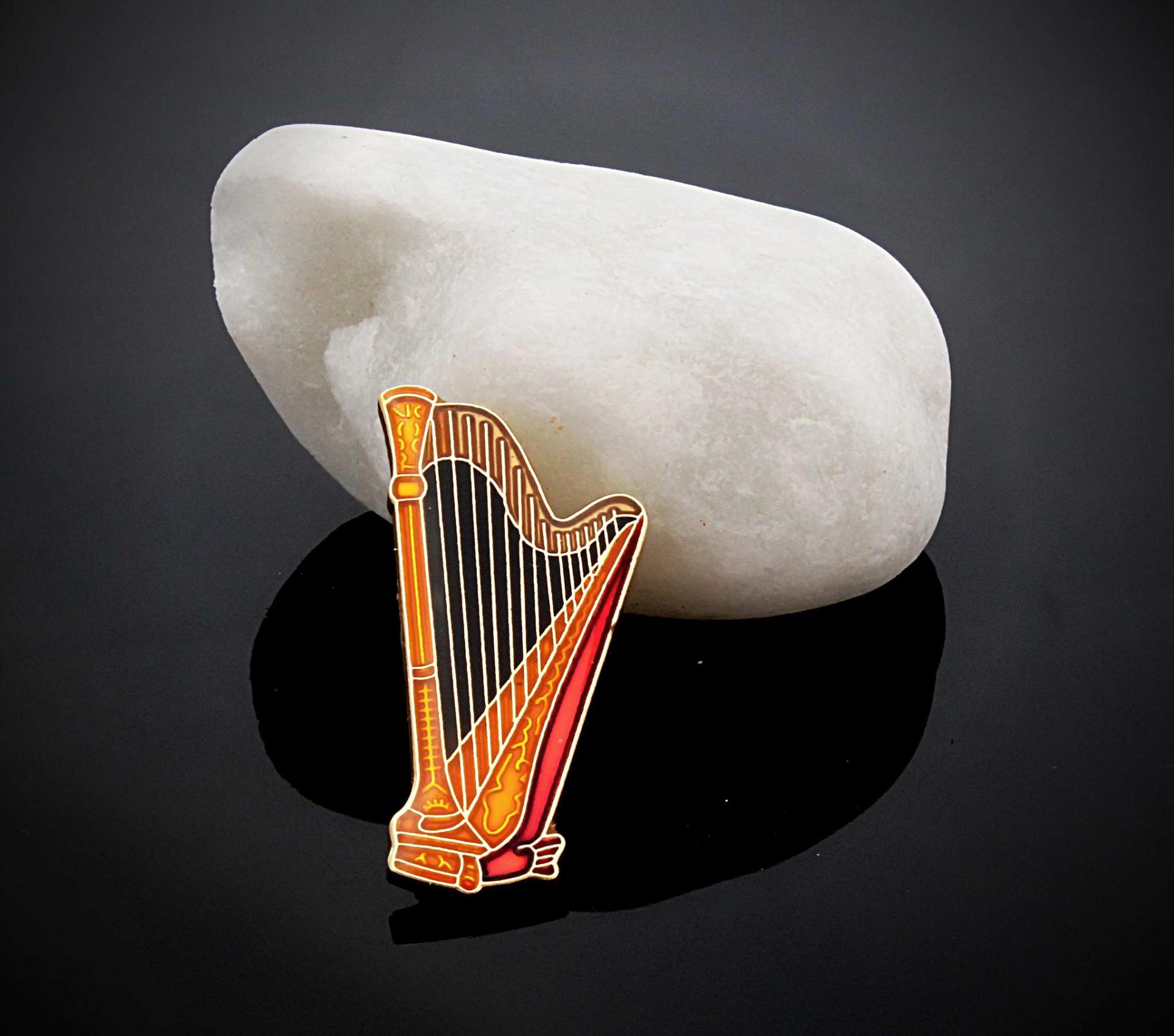 Harp pin badge