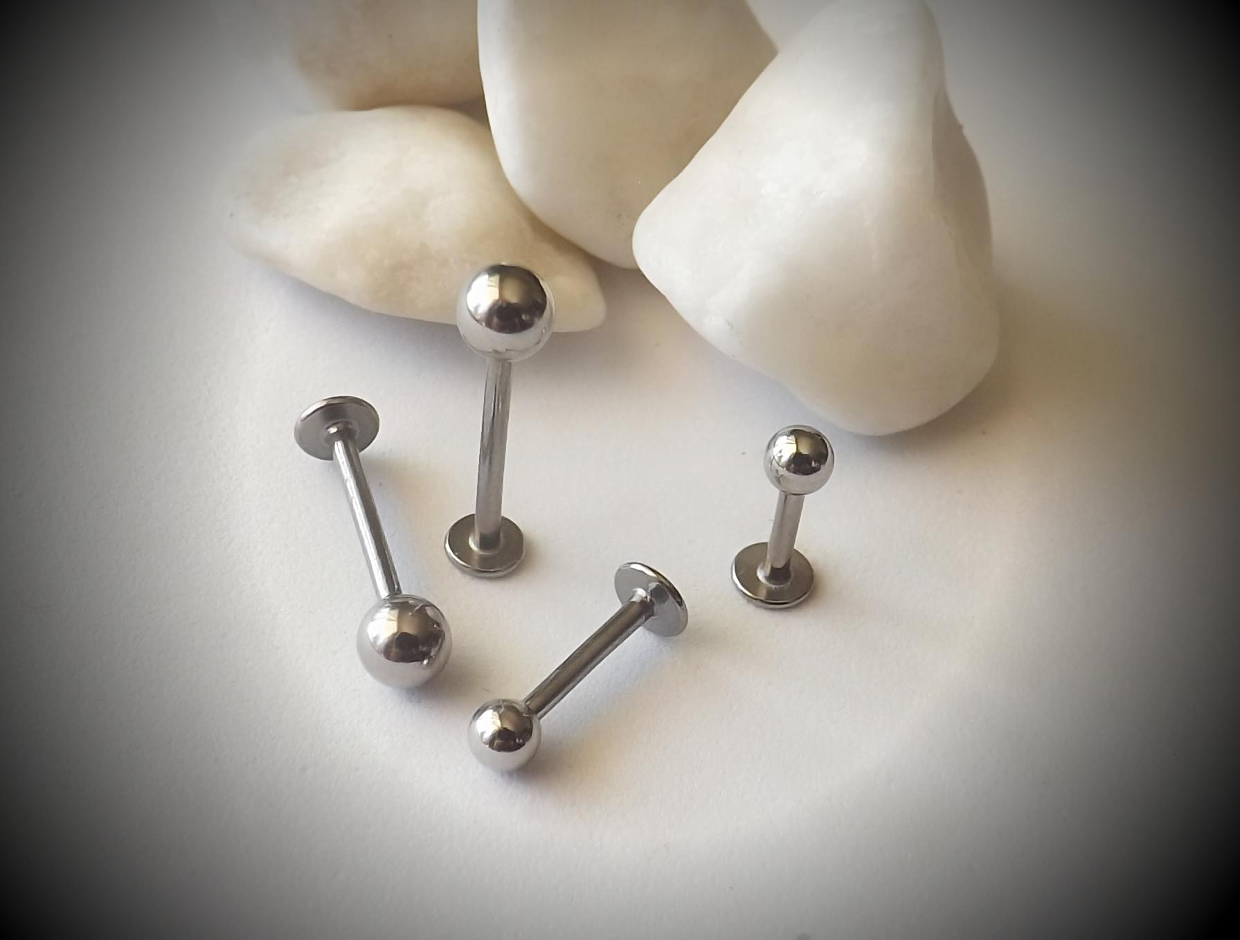 labret studs from wow jewellery online