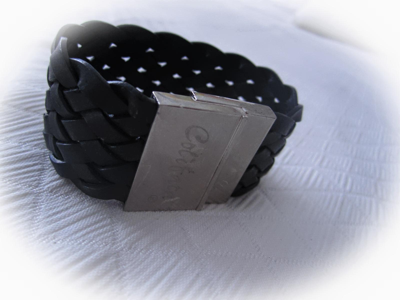 Chunky Magnetic Leather Bracelet with White Guitar Pick