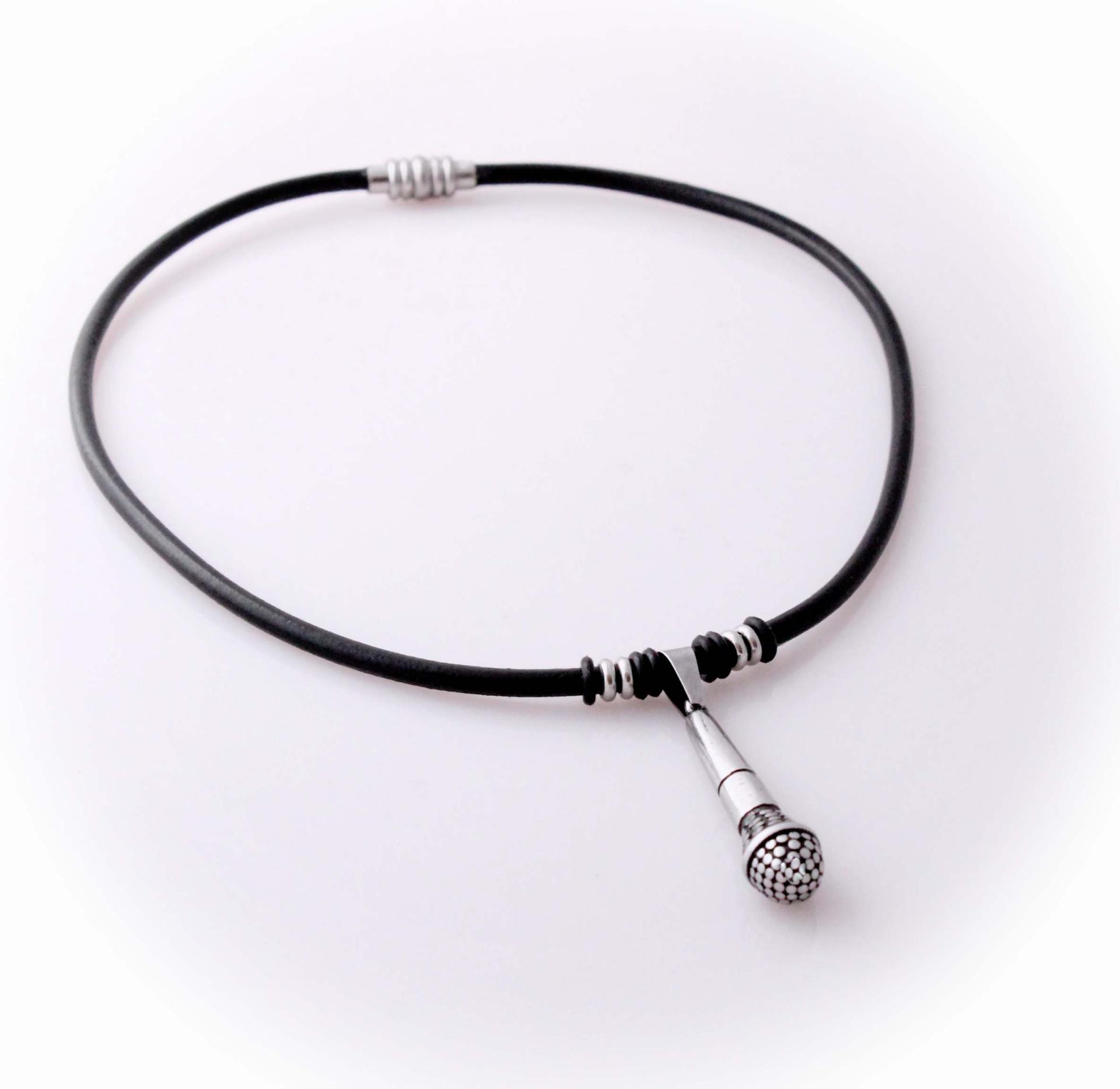 Microphone Pendant Choker Necklace in Leather and Stainless Steel