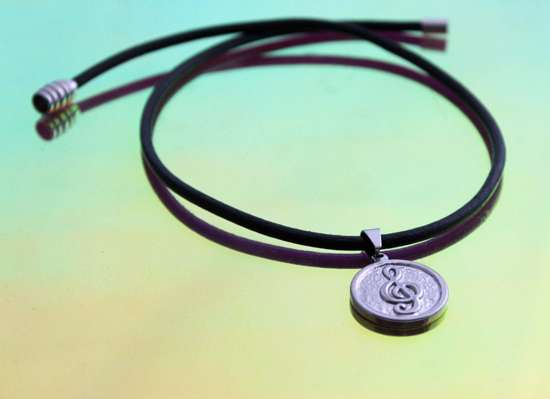 Stainless Steel Circle Treble Clef Leather Choker