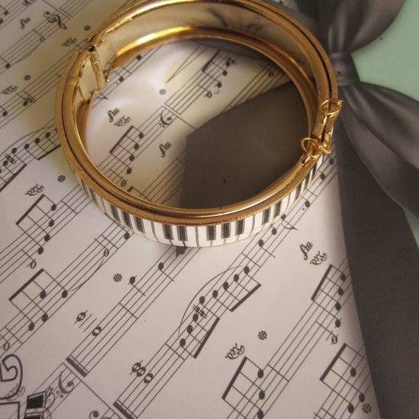 Piano Keyboard open bangle